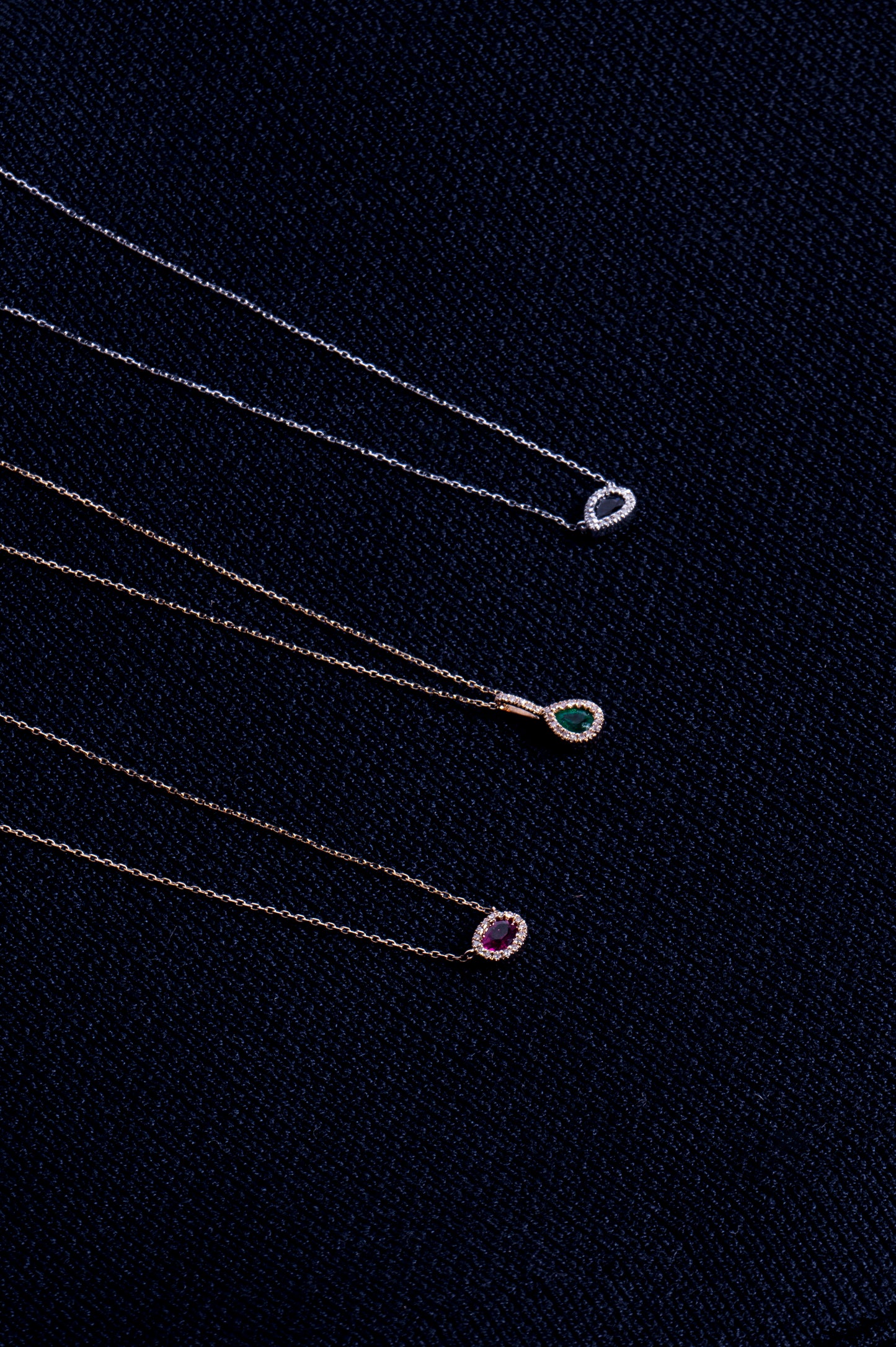 Dije Oval con Halo | Bezel Collection